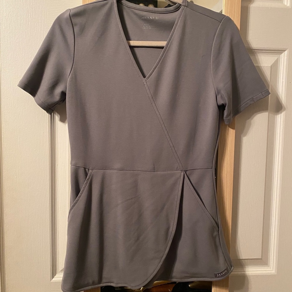 Jaanuu scrubs